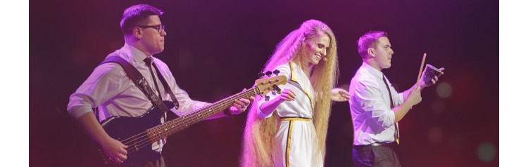 ELENA ET LES GARONS 7 ЯЗЫКОВ ВЕСНЫ (2026-05-23) ELENA ET LES GARONS 7 ЯЗЫКОВ ВЕСНЫ (2026-05-23)