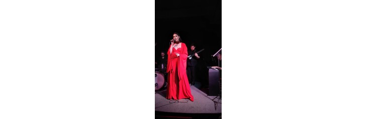DIANA SUR  MERRY CHRISTMAS (2025-12-25)
