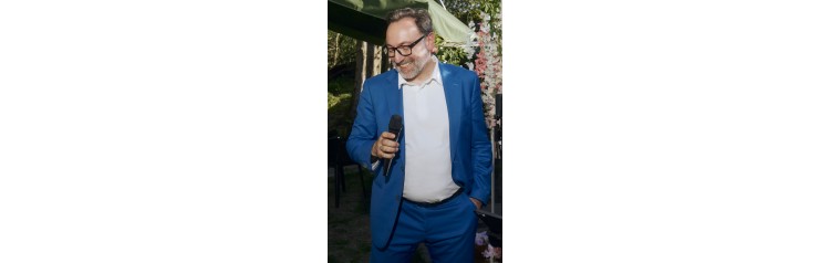 Живой француз поет свою Францию (2026-01-10)